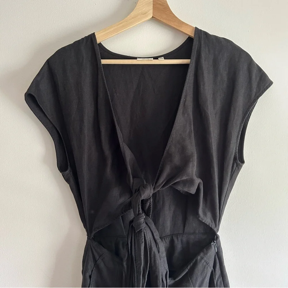 Aritzia Wilfred Ecoulement Open Tie Back Linen Jumpsuit Black sz 2